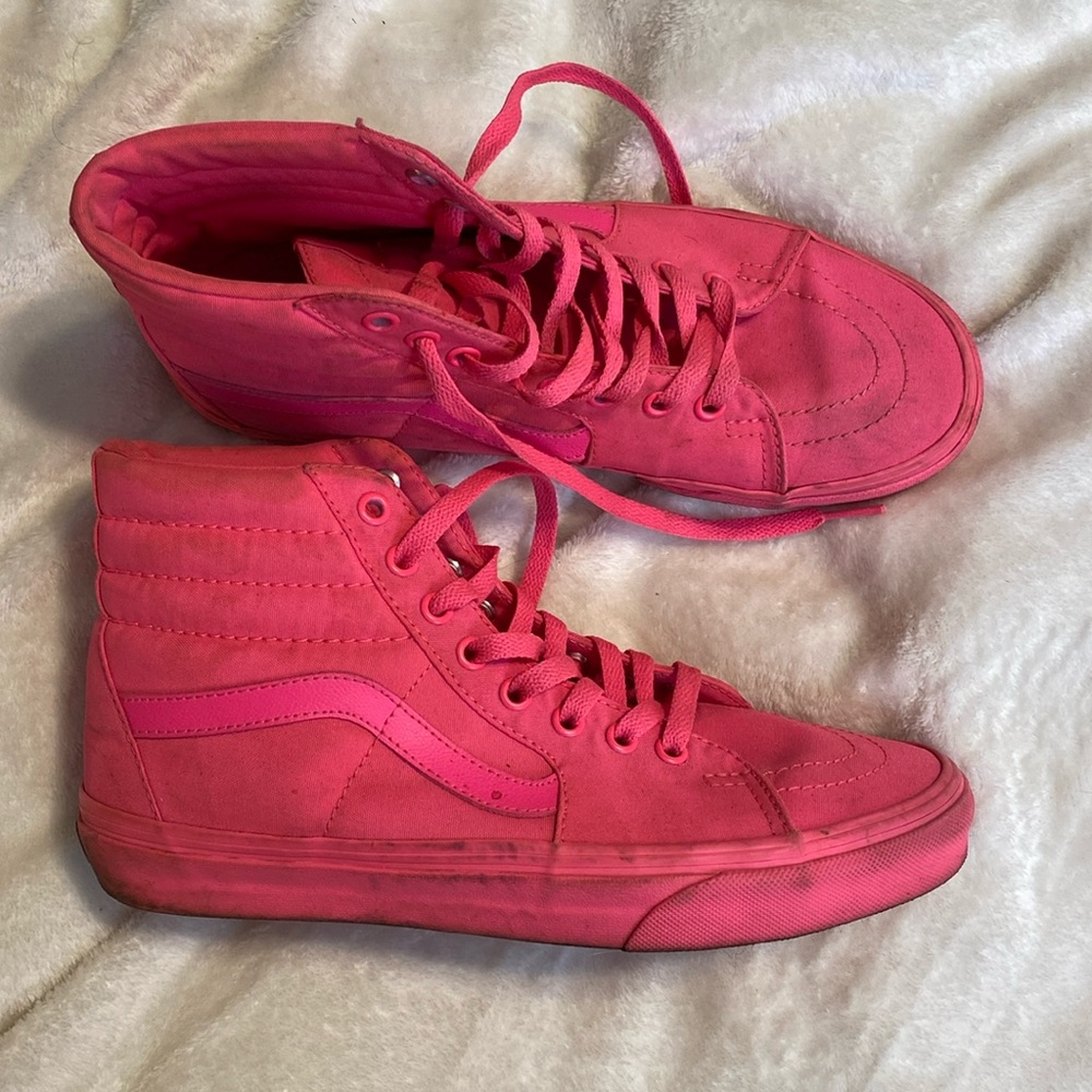 Neon Pink sk8hi
